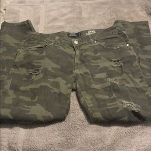 Camo boyfriend jeans